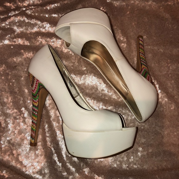 CHARLOTTE RUSSE | Heels - Picture 1 of 8